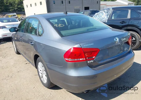 2015 Volkswagen Passat 1.8T Wolfsburg Edition из США, поврежденный, VIN 1VWAT7A36FC020514